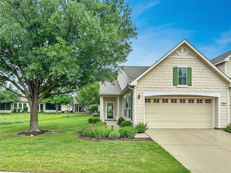 333 Portsmouth Dr — exterior