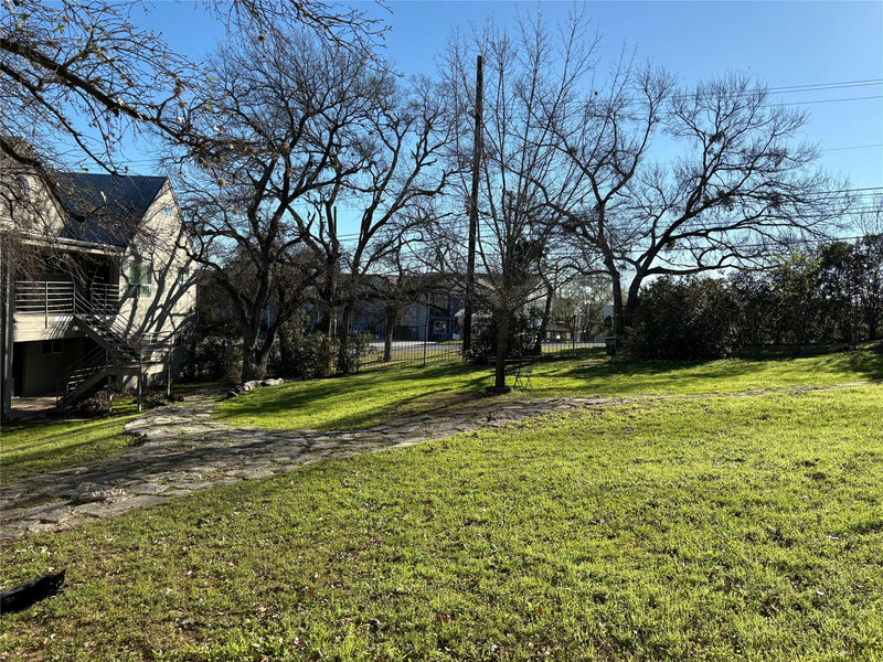 1514 Parker Ln #111 — exterior