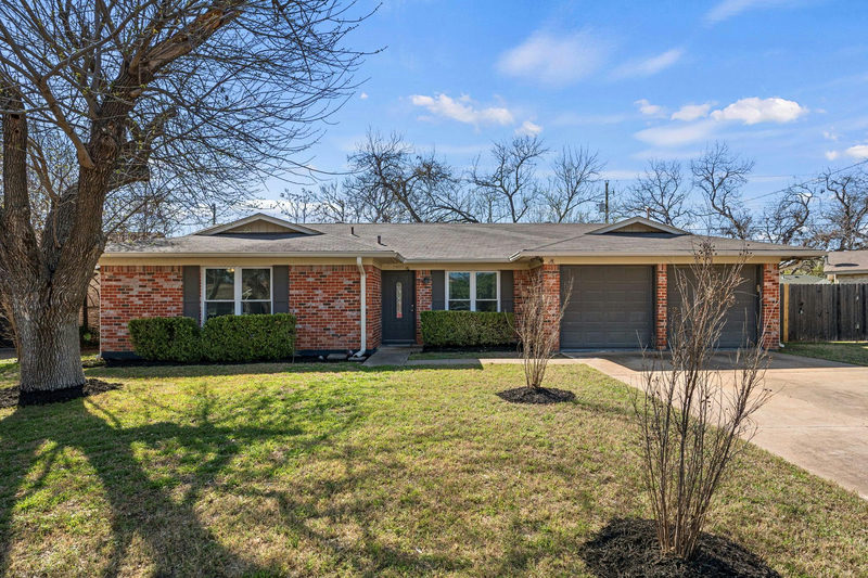 7402 Bucknell Dr — exterior