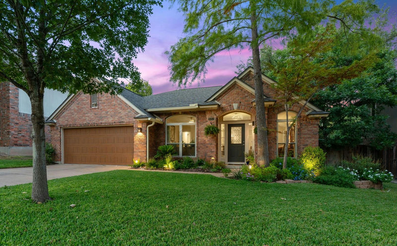 8013 Doe Meadow Dr — exterior