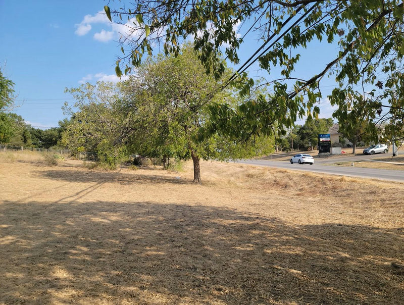 1524 RR 12 Cir — exterior