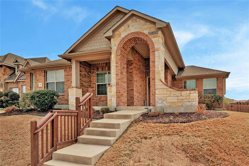 1019 Cedar Elm Ln — exterior