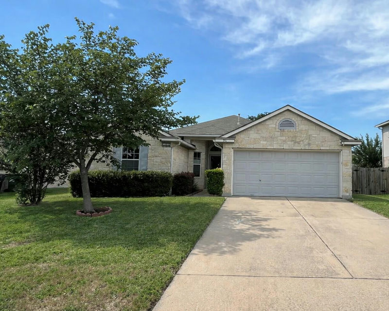 701 Los Robles Rd — exterior