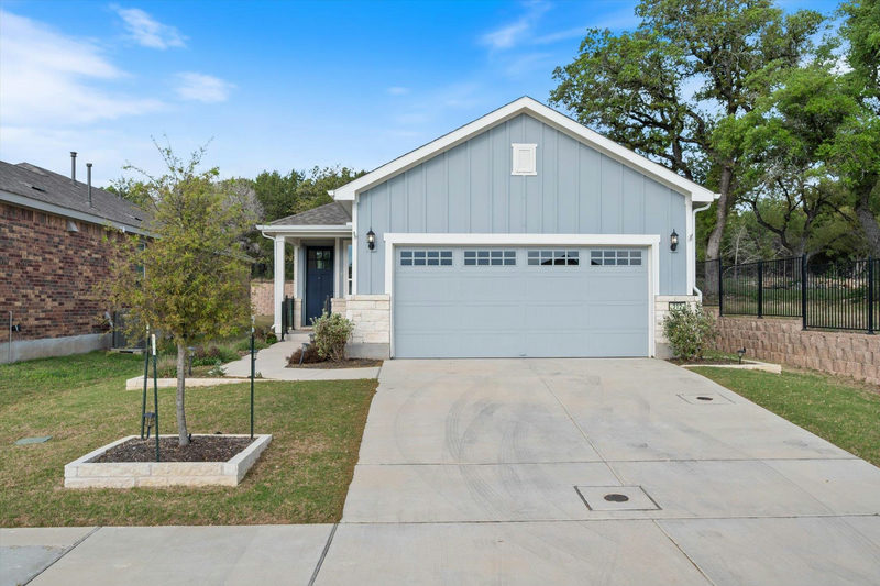 212 Coachsmith St — exterior