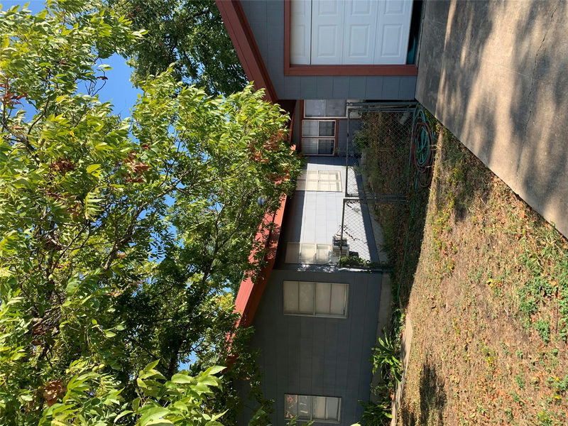 709 W 11TH St — exterior