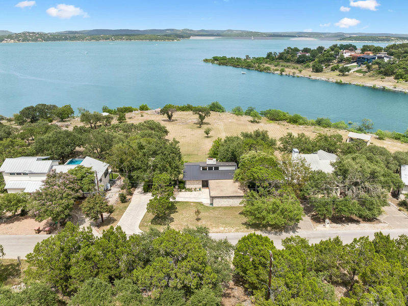 2270 Connie Dr — exterior