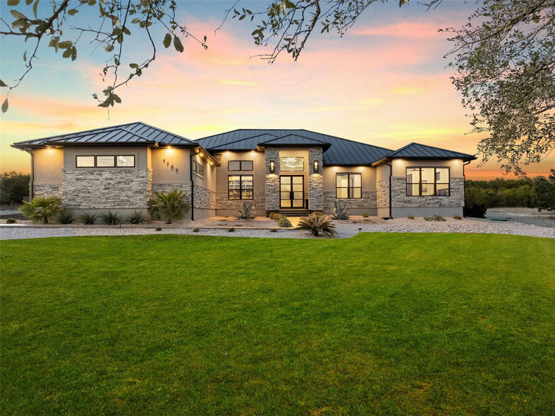 1709 Paradise Pkwy — exterior