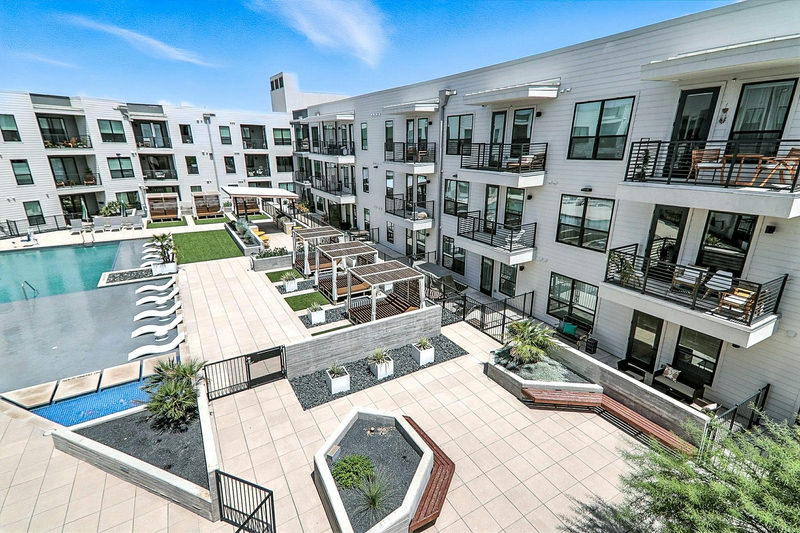 1701 Simond Ave #639