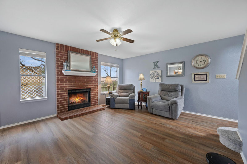 13812 Lothian Dr — exterior