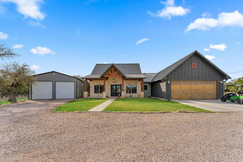 109 Lavonna Fox Dr — exterior