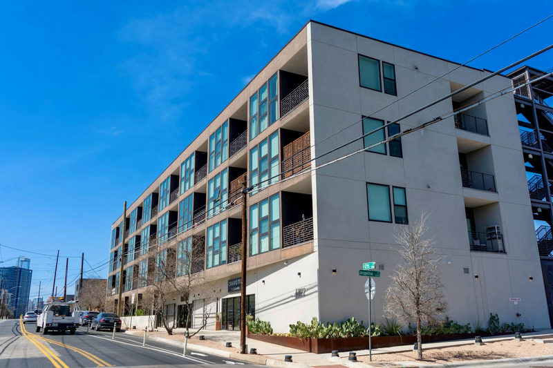 1322 E 12th St #201 — exterior