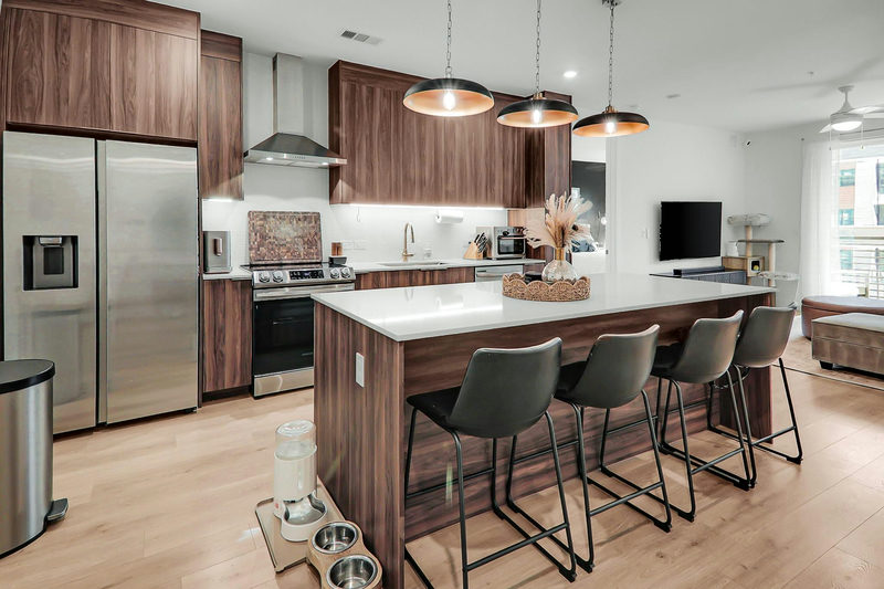 1701 Simond Ave #304 — exterior