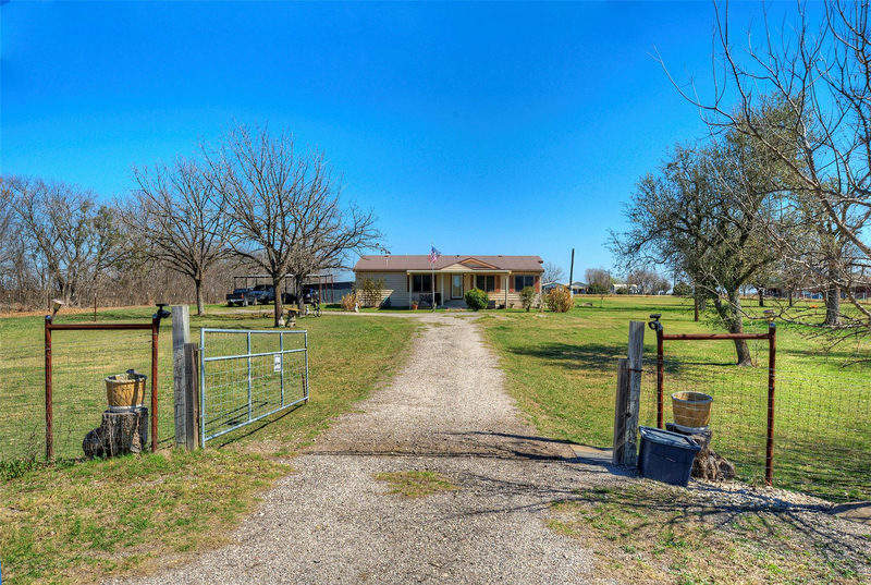 901 County Road 134 Rd — exterior