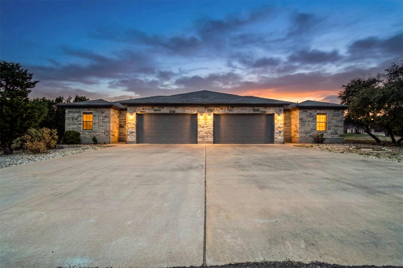 21414 Santa Carlo Ave — exterior