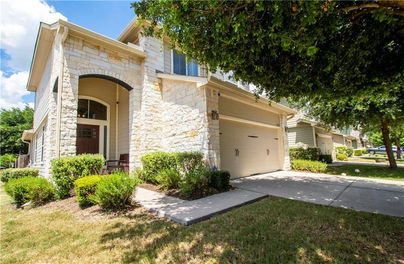 1520 Huckleberry Ln — exterior