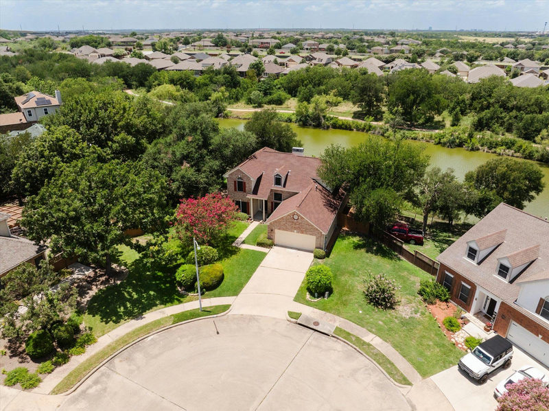 6301 Thirlmare Ct — exterior