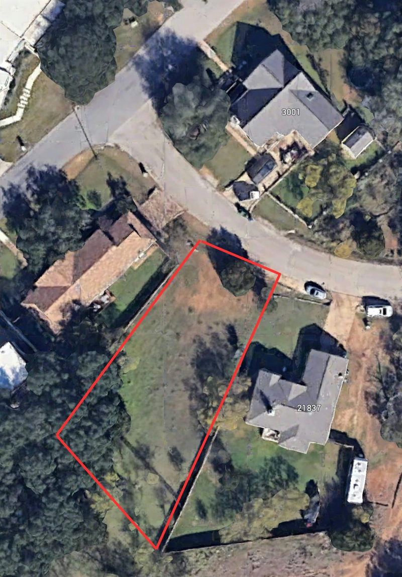 21839 Tallahassee Ave — exterior