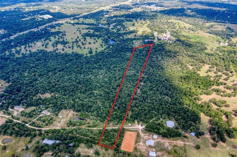 000 Fawn Ridge Rd — exterior