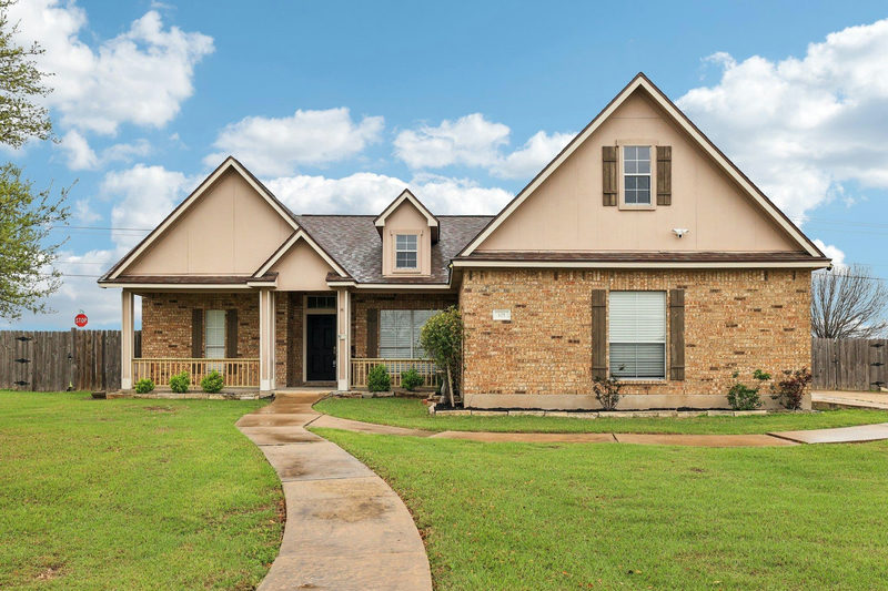 101 Blanco Dr — exterior