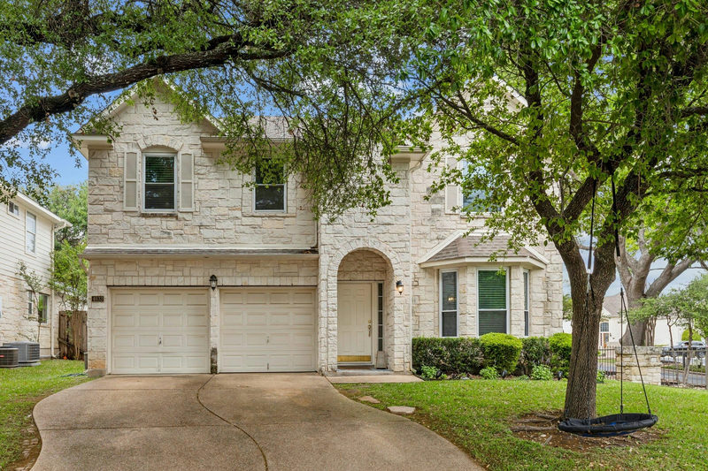 4033 Sable Oaks Dr — exterior