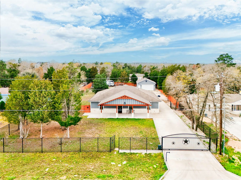 421 Las Lomas Dr — exterior