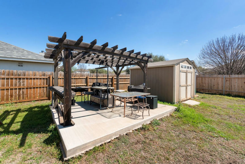 5501 English Ave — exterior