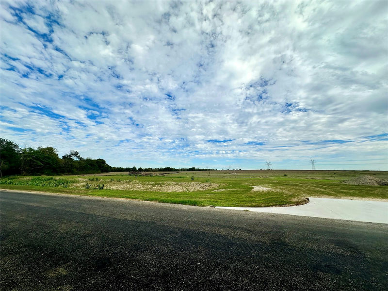 Lot 1 CR 330 — exterior