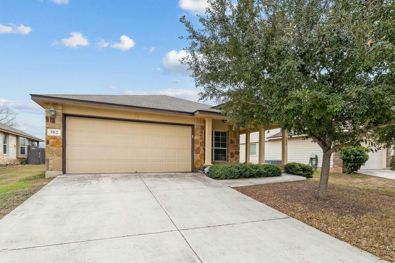 582 Briggs Dr — exterior