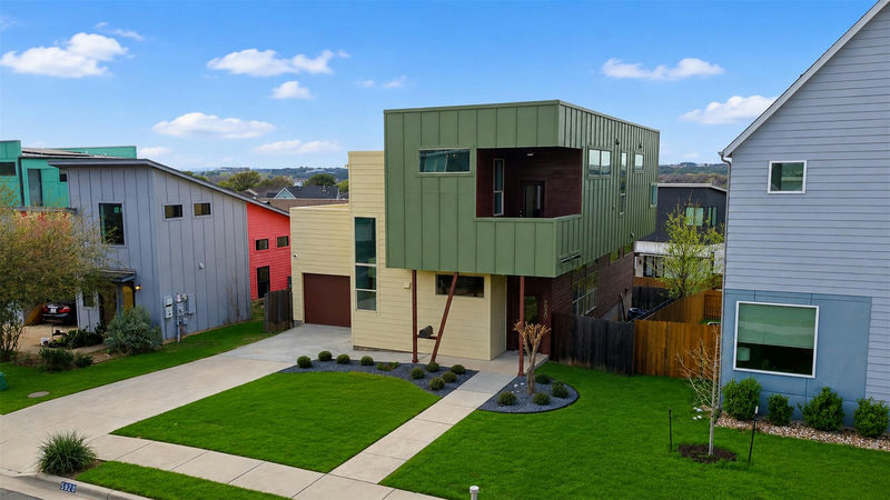5920 Toscana Ave — exterior