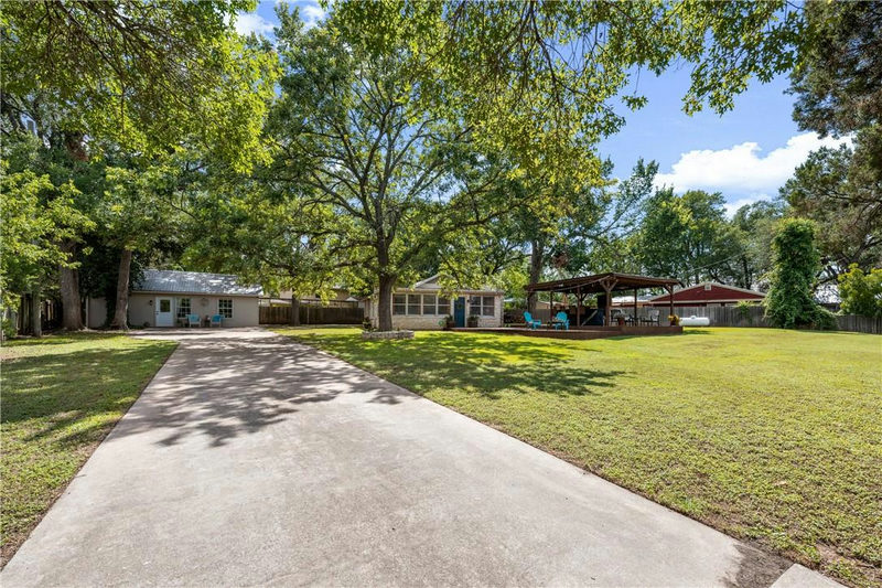 16301 E Lakeshore Dr — exterior