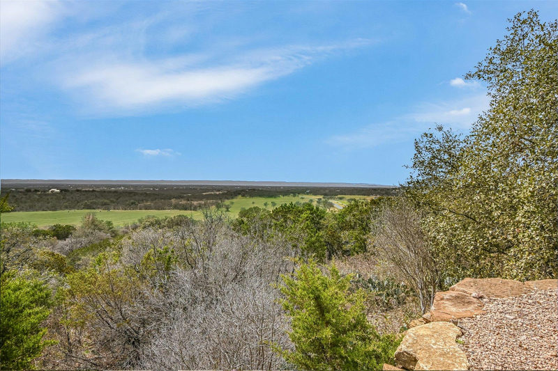 851 Stone Mountain Dr — exterior