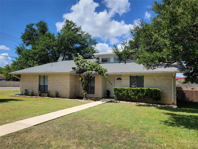 2008 Meadow Brook Dr — exterior