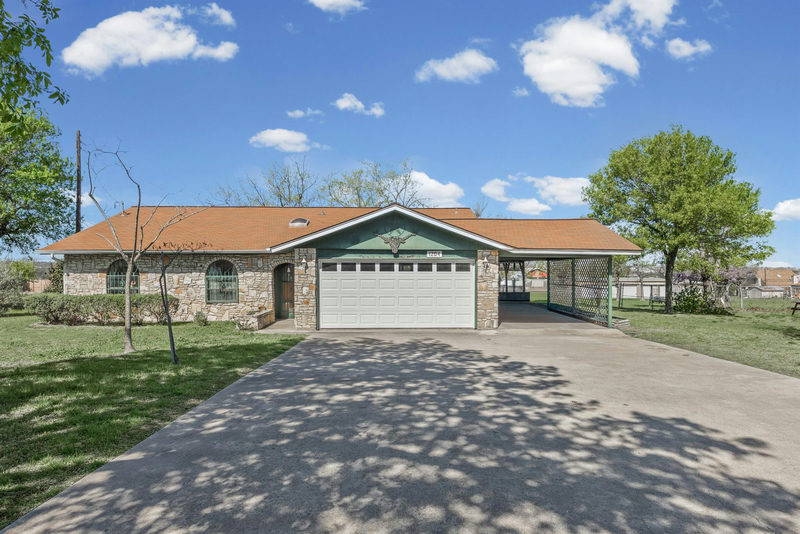 1204 Vapor Dr — exterior