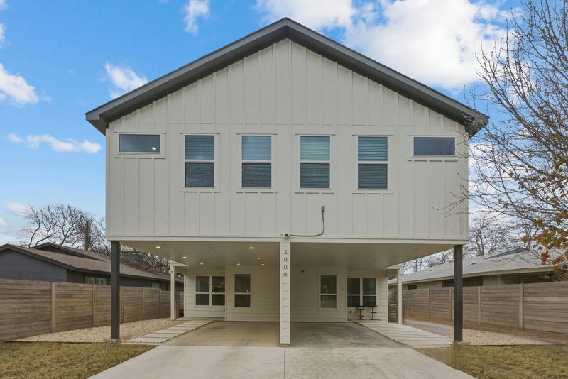 2009 Iroquois Ln #B — exterior