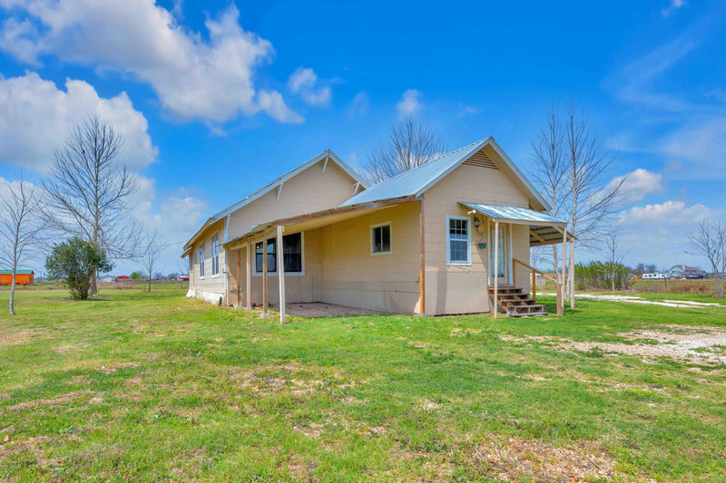 10001 Fm 1331 — exterior