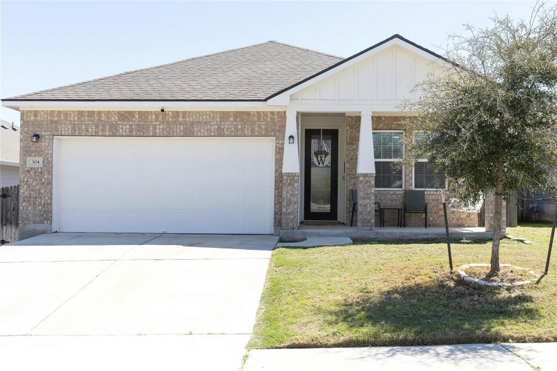 304 Winding Hollow Ln — exterior