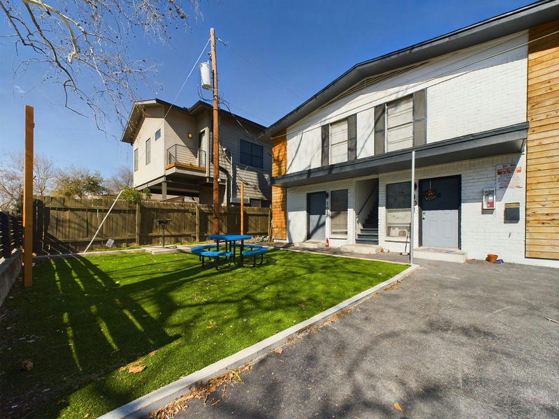 5300 Guadalupe St #6206 — exterior