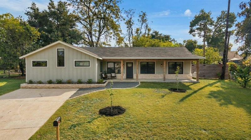 6703 Duquesne Dr — exterior