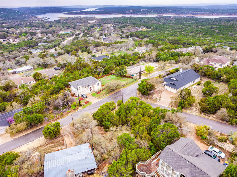 21500 Surrey Ln — exterior