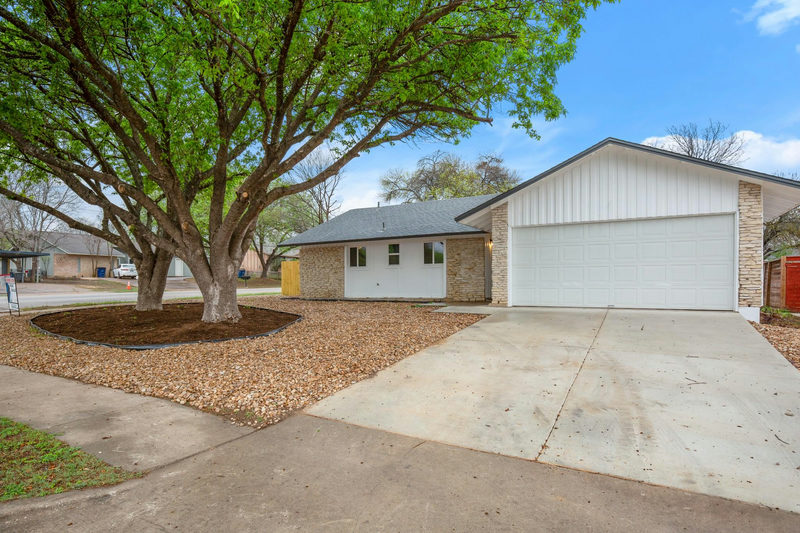 2100 Deadwood Dr — exterior