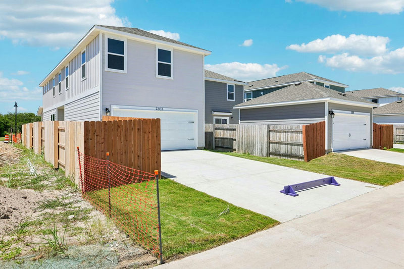 2207 Oscar Eli Pl — exterior