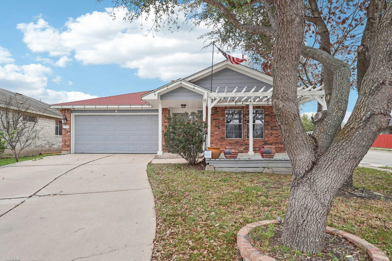1724 Darjeeling Dr — exterior