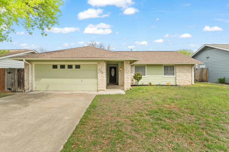2604 Cockburn Dr — exterior