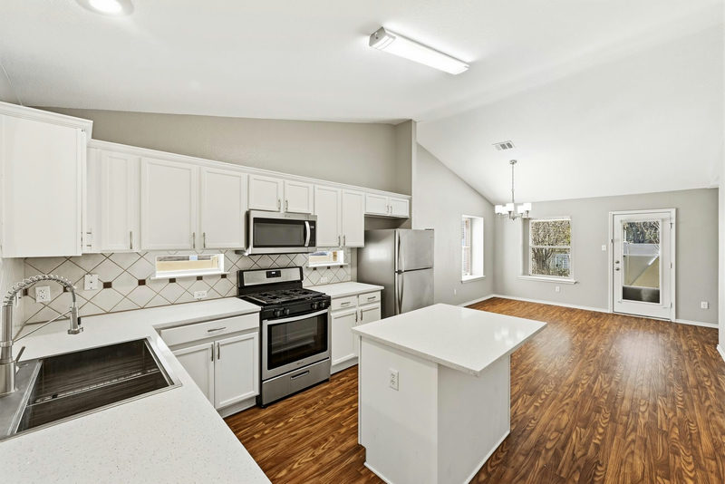 1513 Big Bend Dr — exterior