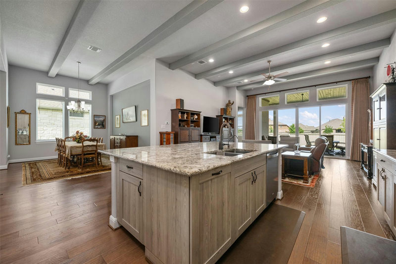 825 Faith Dr — exterior