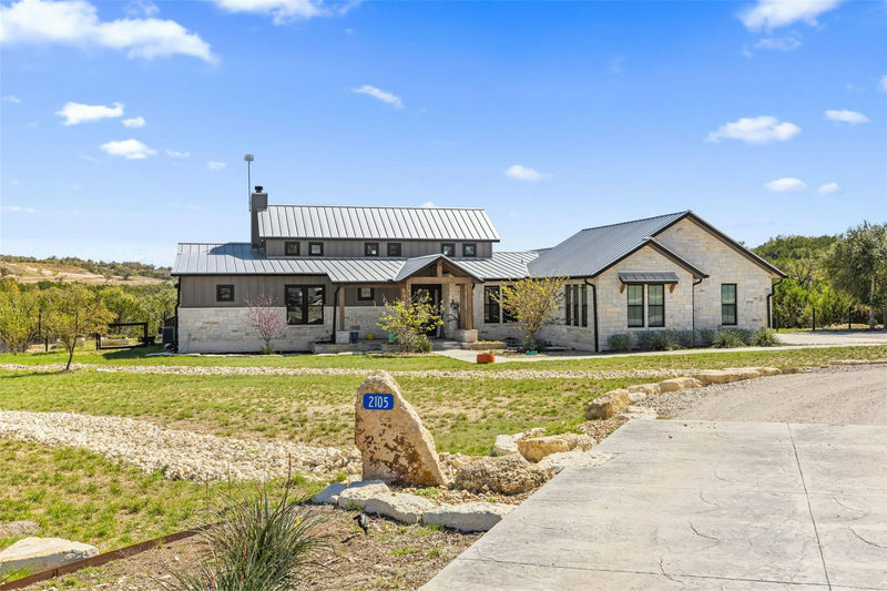 2105 Legacy Hills Dr — exterior