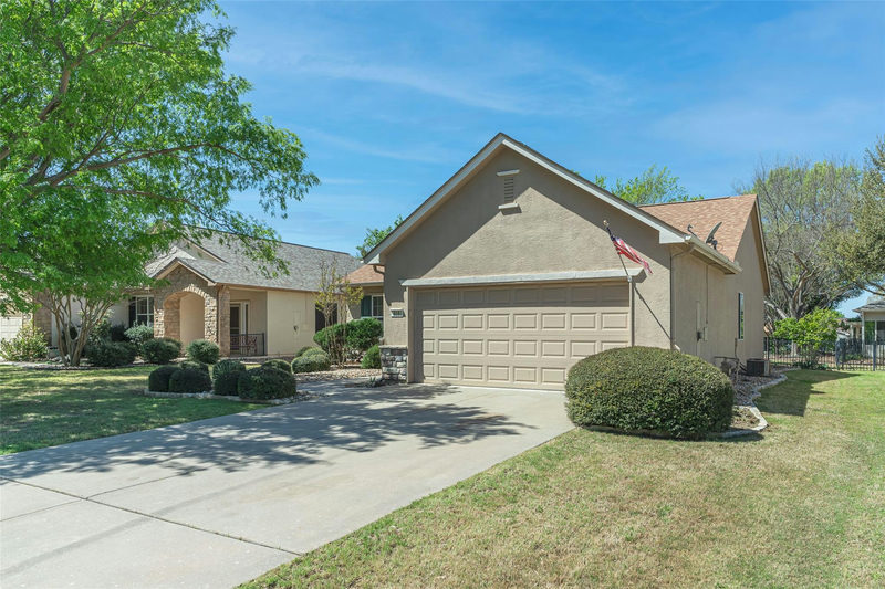 516 Texas Dr — exterior