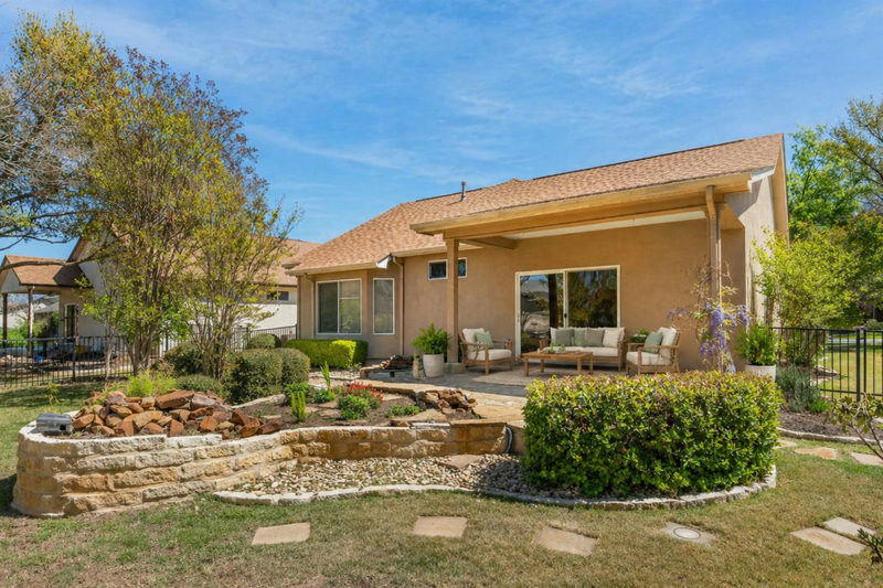 516 Texas Dr — exterior