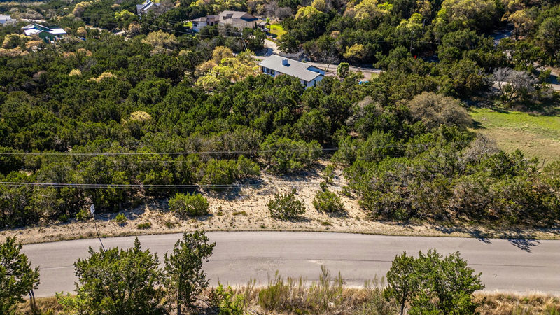2711 Crosswind Dr — exterior