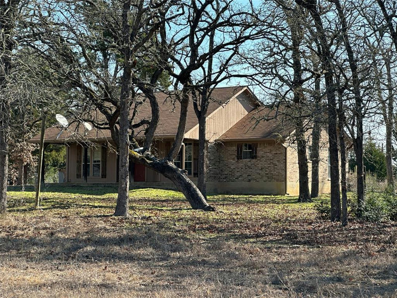 1047 Private Road 3022 — exterior